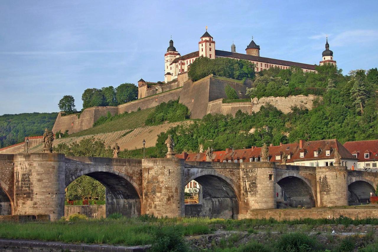 Central & Lovely - For Up To 6 Persons Würzburg Eksteriør billede